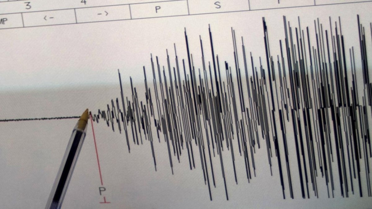 Japonya 6,2 büyüklüğünde deprem ile sarsıldı